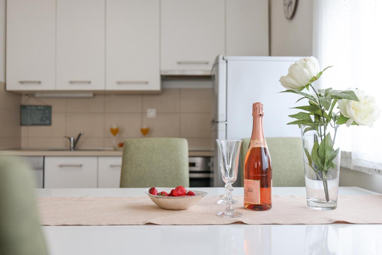 Cozy Niko Apartment - Private Parking And Balcony Zadar Ngoại thất bức ảnh