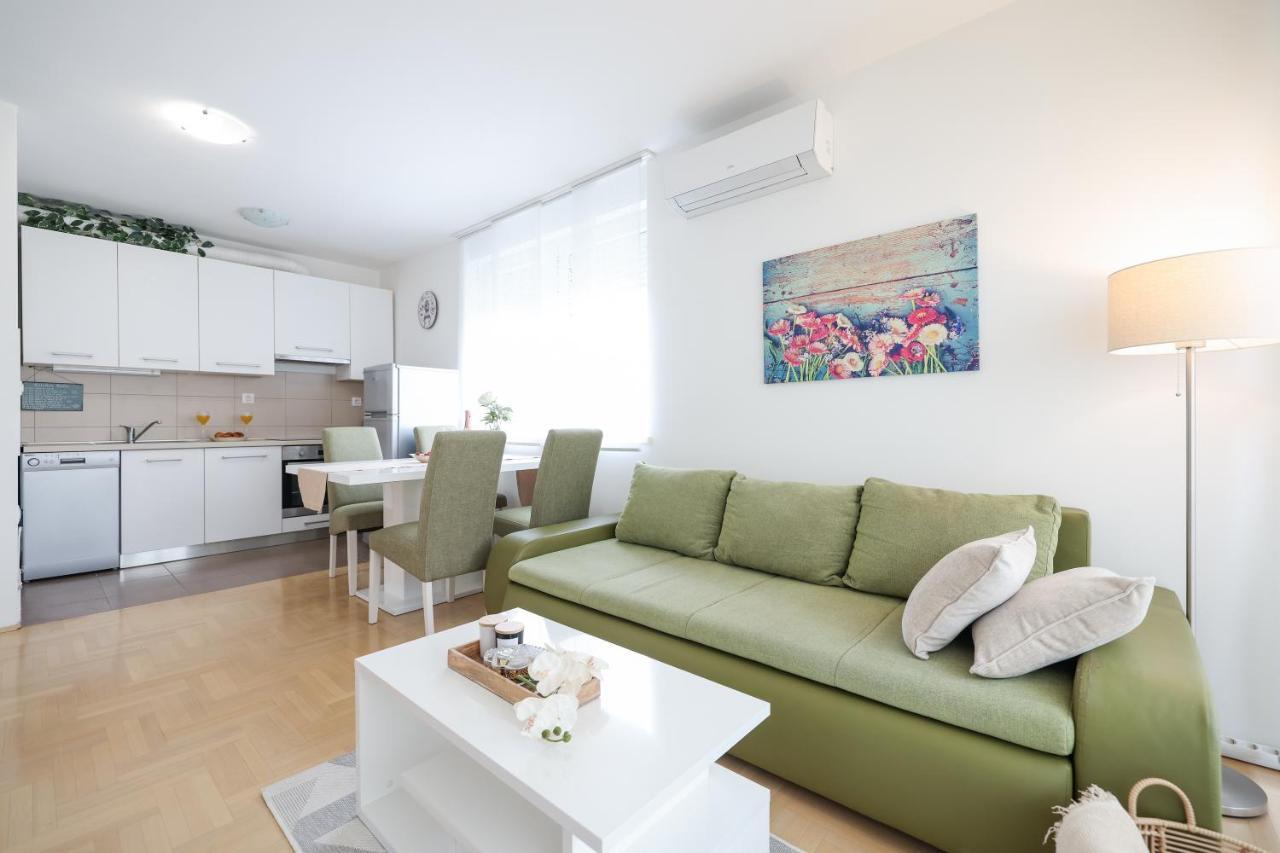 Cozy Niko Apartment - Private Parking And Balcony Zadar Ngoại thất bức ảnh