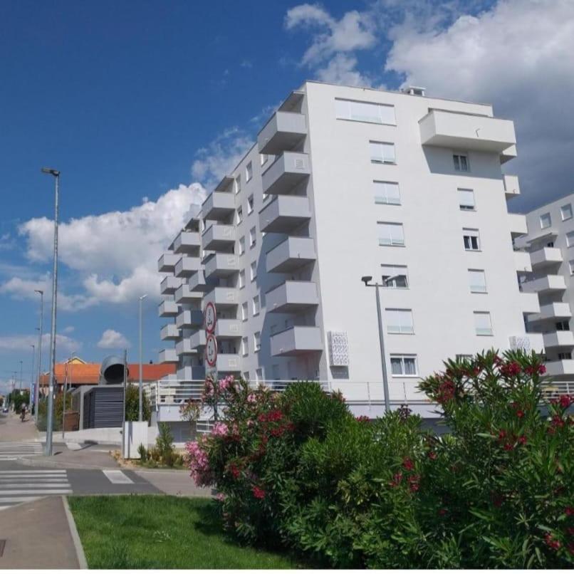 Cozy Niko Apartment - Private Parking And Balcony Zadar Ngoại thất bức ảnh